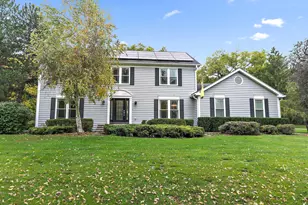 36W225 Hickory Hollow Dr, Dundee, IL 60118 - Photo 1