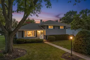 723 Inverness Rd, Lisle, IL 60532 - Photo 1