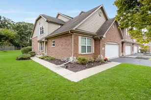 10S439 Carrington Cir, Burr Ridge, IL 60527 - Photo 1