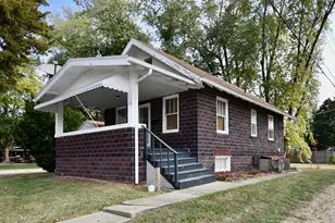 116 N Maple St, Clifton, IL 61727 - Photo 1