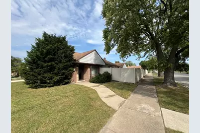 10059 S Spaulding Avenue, Evergreen Park, IL 60805 - Photo 1