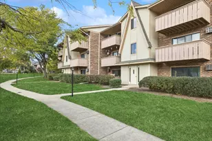 11 Echo Ct, Vernon Hills, IL 60061 - Photo 1