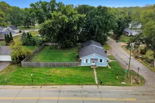 2020 W 4th St, Dixon, IL 61021 - Photo 1