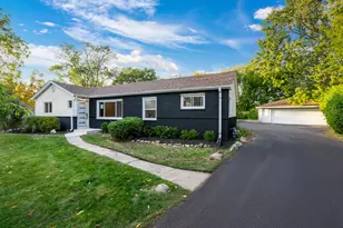 760 Buckeye Dr, Hoffman Estates, IL 60169 - Photo 1