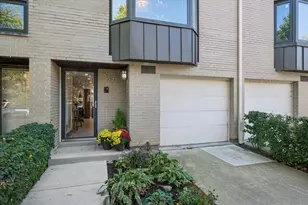 557 W Eugenie St, Chicago, IL 60614 - Photo 1