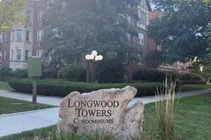 10905 S Longwood Dr, Chicago, IL 60643 - Photo 1