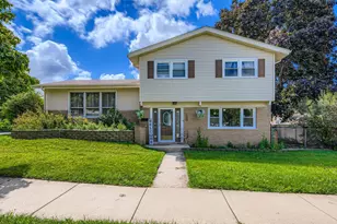 4509 W 105th St, Oak Lawn, IL 60453 - Photo 1