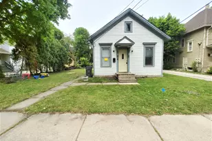 8 Walker Pl, Elgin, IL 60120 - Photo 1