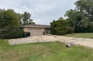 805 Regent St, New Lenox, IL 60451 - Photo 1