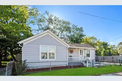 572 Middle Avenue, Aurora, IL 60506 - Photo 1