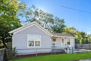 572 Middle Ave, Aurora, IL 60506 - Photo 1