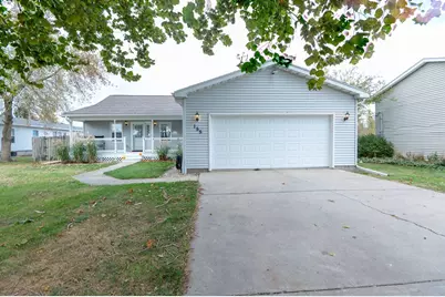 155 E Clay Street, El Paso, IL 61738 - Photo 1