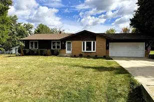 6130 Lockwood Dr, Rockford, IL 61109 - Photo 1