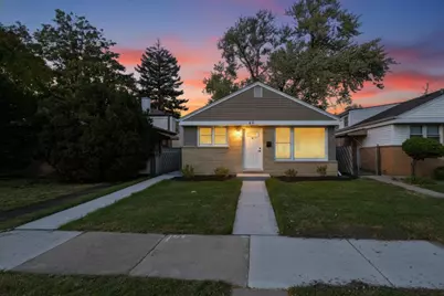 46 Hyde Park Avenue, Bellwood, IL 60104 - Photo 1