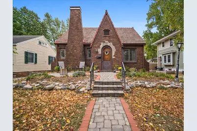 2015 E Taylor Street, Bloomington, IL 61701 - Photo 1