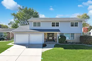 2528 N Walnut Ave, Arlington Heights, IL 60004 - Photo 1