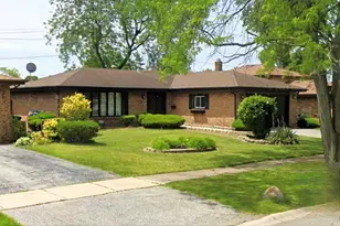 3461 S Manor Dr, Lansing, IL 60438 - Photo 1