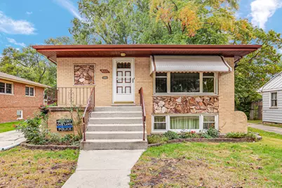 9221 Raymond Avenue, Oak Lawn, IL 60453 - Photo 1