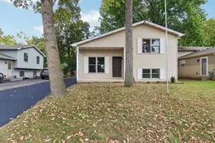 33611 N Idlewild Dr, Grayslake, IL 60030 - Photo 1