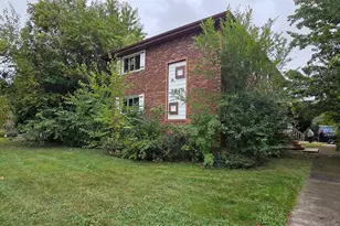 8643 W 73rd Pl, Justice, IL 60458 - Photo 1