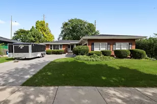 675 S Edgewood Ave, Elmhurst, IL 60126 - Photo 1