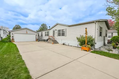 1063 Woodlawn Drive, Manteno, IL 60950 - Photo 1