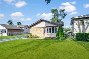 13533 Short Dr, Crestwood, IL 60418 - Photo 1