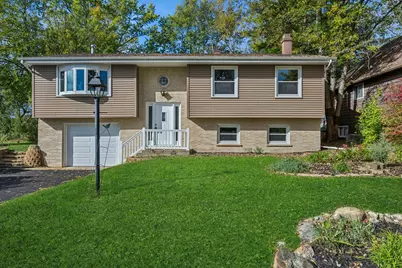 18 Greenview Road, Oakwood Hills, IL 60013 - Photo 1