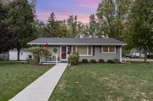 17 E Charles St, Plano, IL 60545 - Photo 1