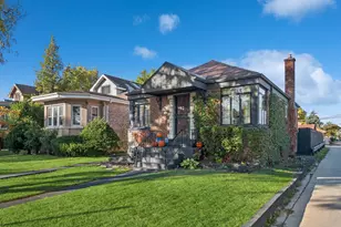 1235 N Elmwood Ave, Oak Park, IL 60302 - Photo 1