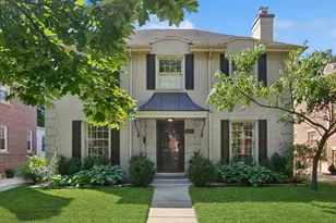 6632 N Sioux Ave, Chicago, IL 60646 - Photo 1