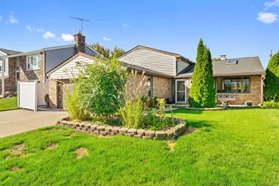 290 S Anita Street, Des Plaines, IL 60016 - Photo 1