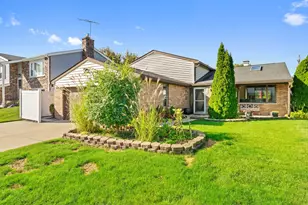 290 S Anita St, Des Plaines, IL 60016 - Photo 1