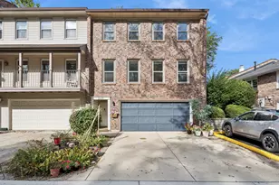245 Stone Manor Cir, Batavia, IL 60510 - Photo 1