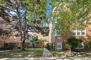 2420 W Farragut Ave, Chicago, IL 60625 - Photo 1