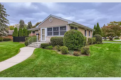 34 N Reuter Drive, Arlington Heights, IL 60005 - Photo 1