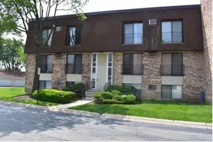 201 N Waters Edge Dr, Glendale Heights, IL 60139 - Photo 1