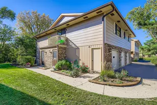 709 Whalom Ln, Schaumburg, IL 60173 - Photo 1