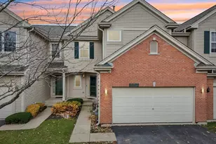 373 Evergreen Cir, Glendale Heights, IL 60139 - Photo 1