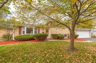 212 55th Pl, Downers Grove, IL 60516 - Photo 1