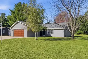 844 Hann Ave, Dixon, IL 61021 - Photo 1