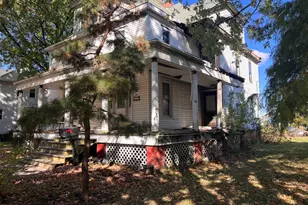 335 E Pells St, Paxton, IL 60957 - Photo 1