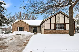 3510 Turnberry Dr, McHenry, IL 60050 - Photo 1