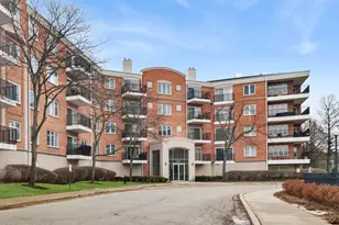 451 Town Pl Cir, Buffalo Grove, IL 60089 - Photo 1