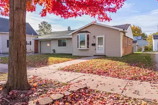 412 E Prairie St, Pontiac, IL 61764 - Photo 1