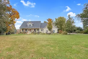 580 Delmar Dr, Freeport, IL 61032 - Photo 1