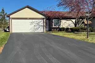 248 Whitewood Dr, Streamwood, IL 60107 - Photo 1