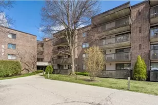 917 Vose Dr, Gurnee, IL 60031 - Photo 1