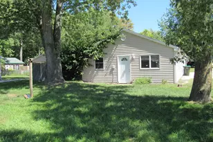 303 N Division St, Braidwood, IL 60408 - Photo 1