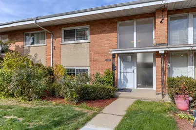 6742 N Monticello Avenue N, Lincolnwood, IL 60712 - Photo 1